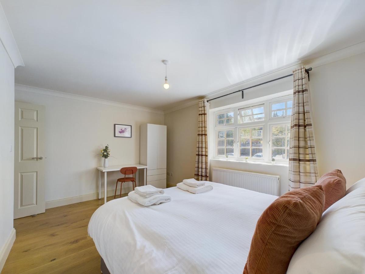 Duplex Redhill Town Centre Apt By Livingo Stays Экстерьер фото